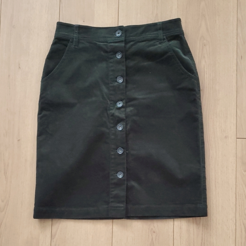 📦Icône (Simons) Dark Green Corduroy Button-Down Pencil Skirt